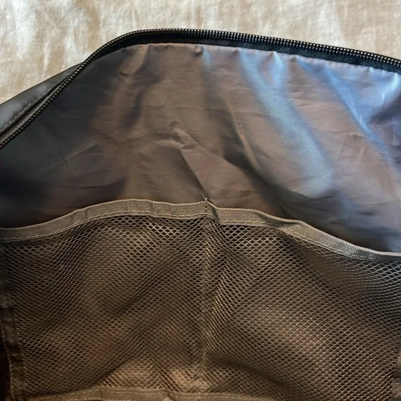 Black travel / work / gym tote bag - Picture 6 of 9